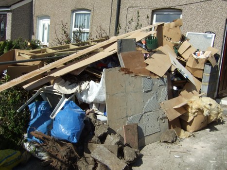 Residential and commercial waste collection on Warwick Avenue